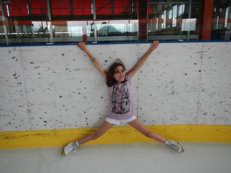 Village Camps International Summer Camp Leysin, Switzerland 2026-07-26 https://www.villagecamps.com/journals_admin/images/683-12-iceskating (33).jpg